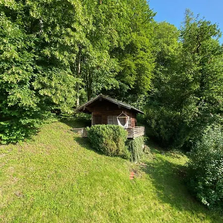 Stilvolles Mit Bergblick-huette Und Garten